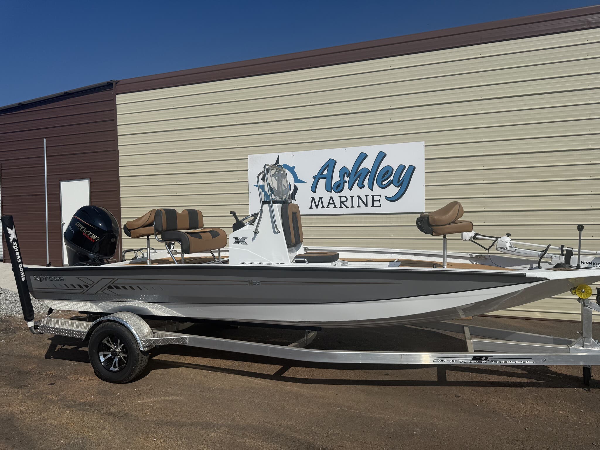 New 2026 Xpress Hyper-Lift Bay Series SEADECK-MK TERROVA SPOTLOCK
