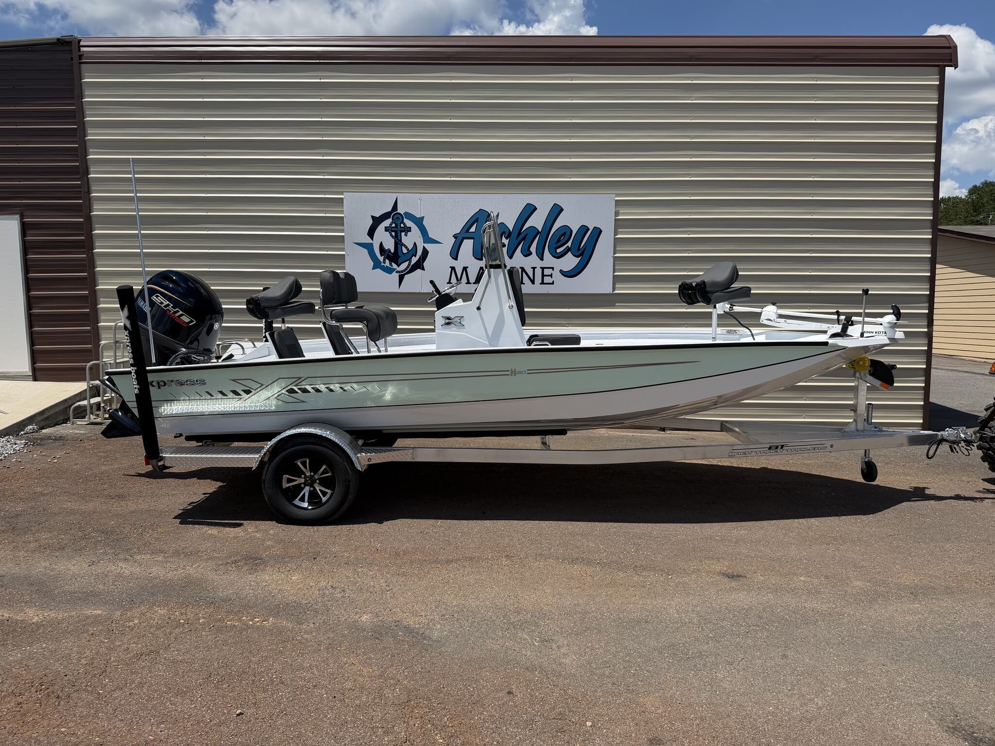 シマリンページ New 2027 Xpress H20B Bay, 36874 Salem - Boat Trader