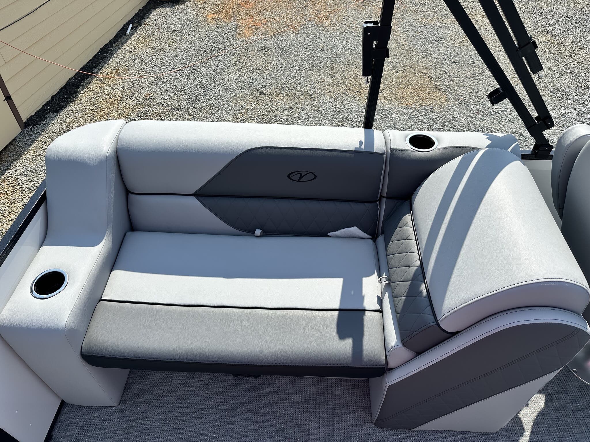 New 2027 Xpress Hyper-Lift Bay Series H22B-200HP GREY, 36578