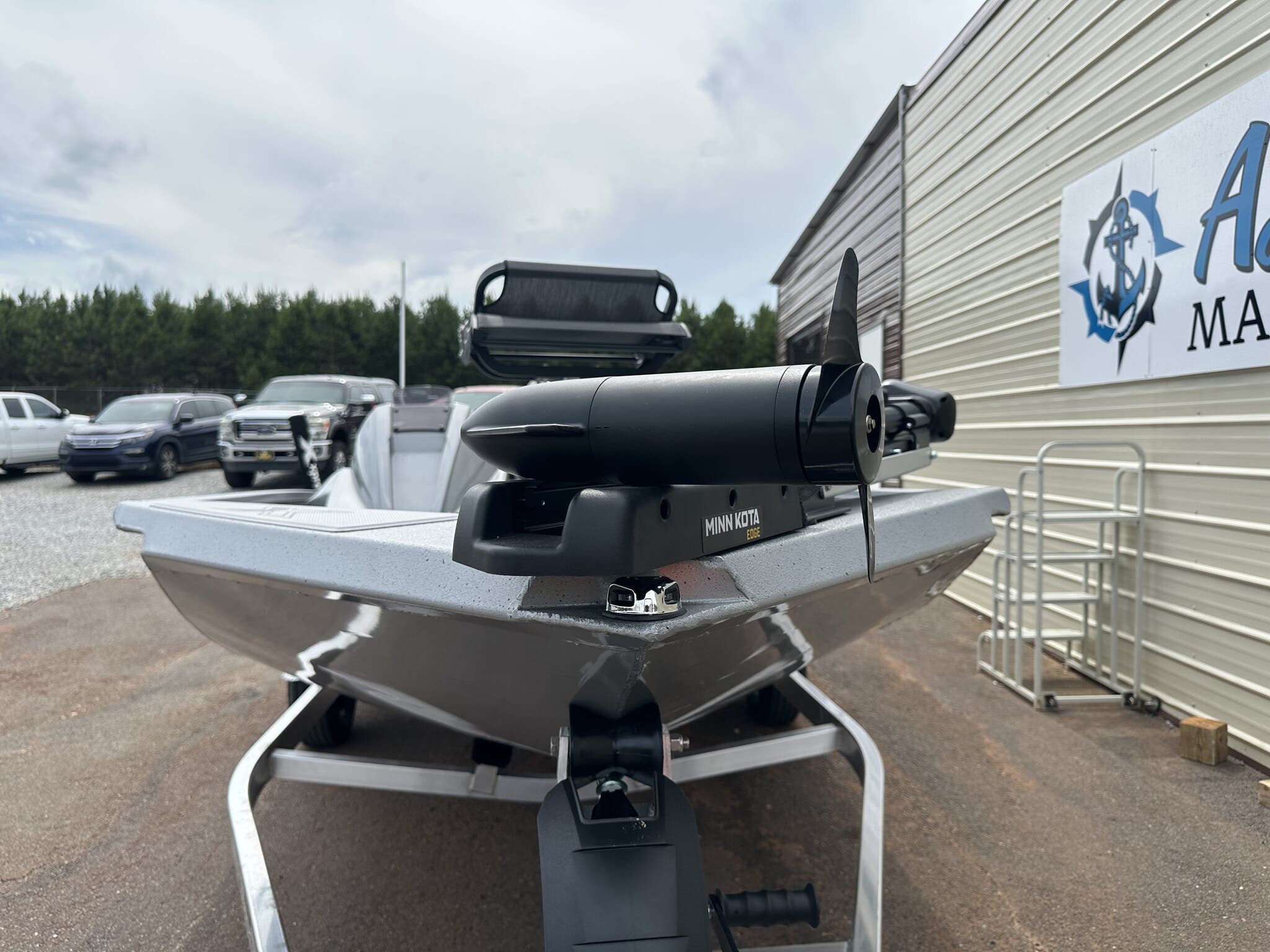 New 2027 Xpress Hyper-Lift Crappie Series H17 CRAPPIE, 32502