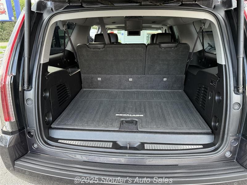 2017 Cadillac Escalade ESV Premium Luxury photo 24