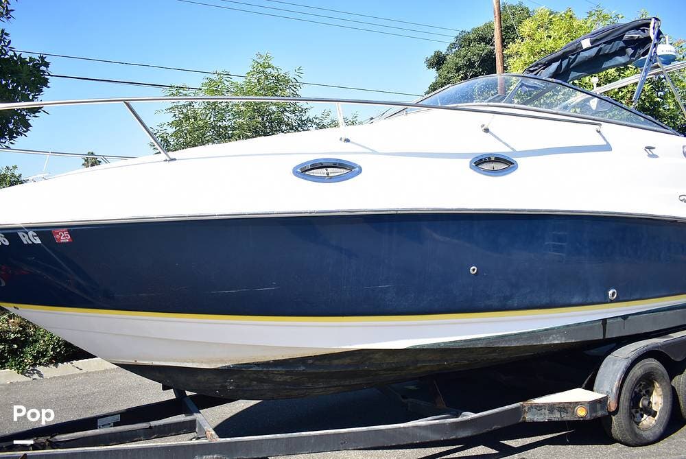 Email now about this Express Cruiser - 2005 Regal Commodore 2665! Slide #2