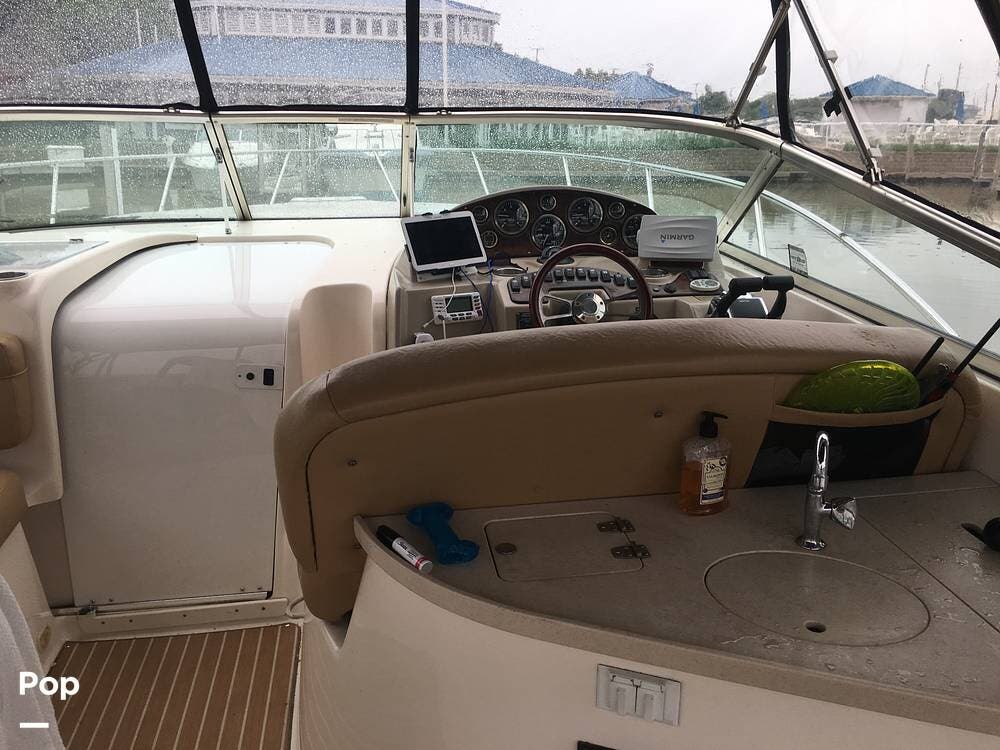 Email now about this Express Cruiser - 2002 Rinker Fiesta Vee 342! Slide #3