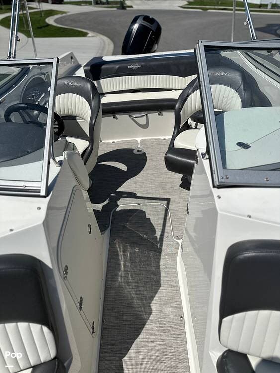 Email now about this Bowrider - 2017 Stingray 214LR! Slide #3