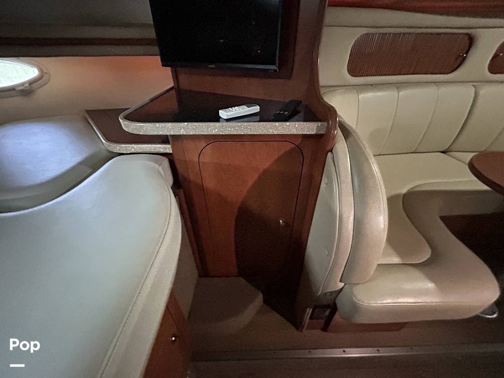 Email now about this Express Cruiser - 2006 Rinker 342 Fiesta Vee! Slide #1