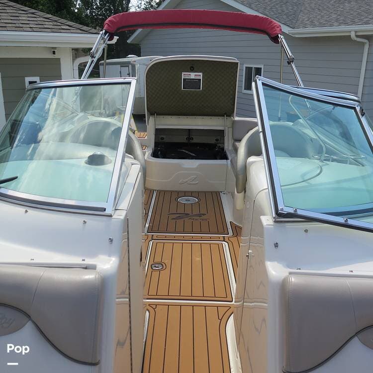 Email now about this Bowrider - 2004 Sea Ray Sundeck 270! Slide #2