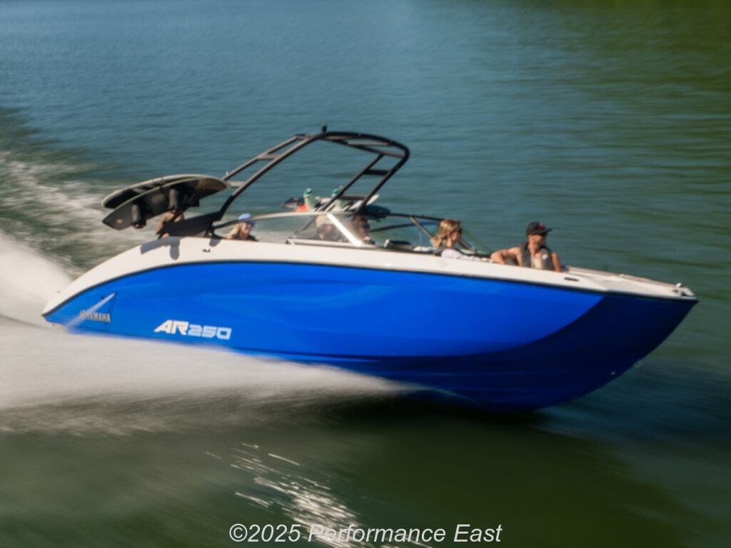 2025 Yamaha Boats AR250