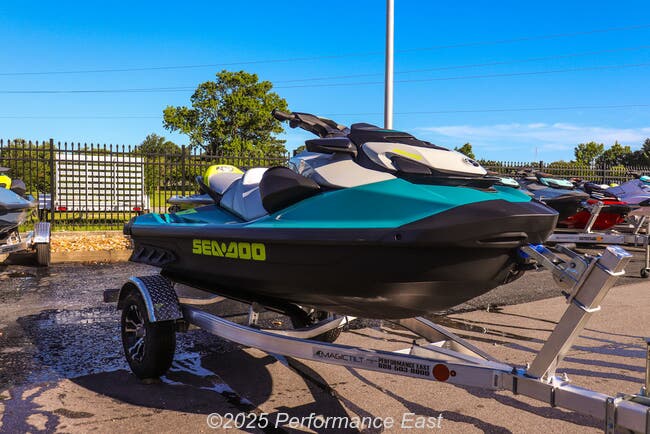 2025 Sea-Doo  GTI SE 130 iBR Tech, Audio, iDF, iBR