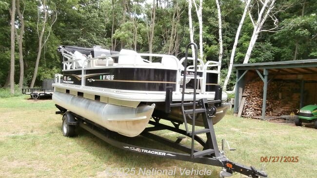 2021 Sun Tracker Bass Buggy 