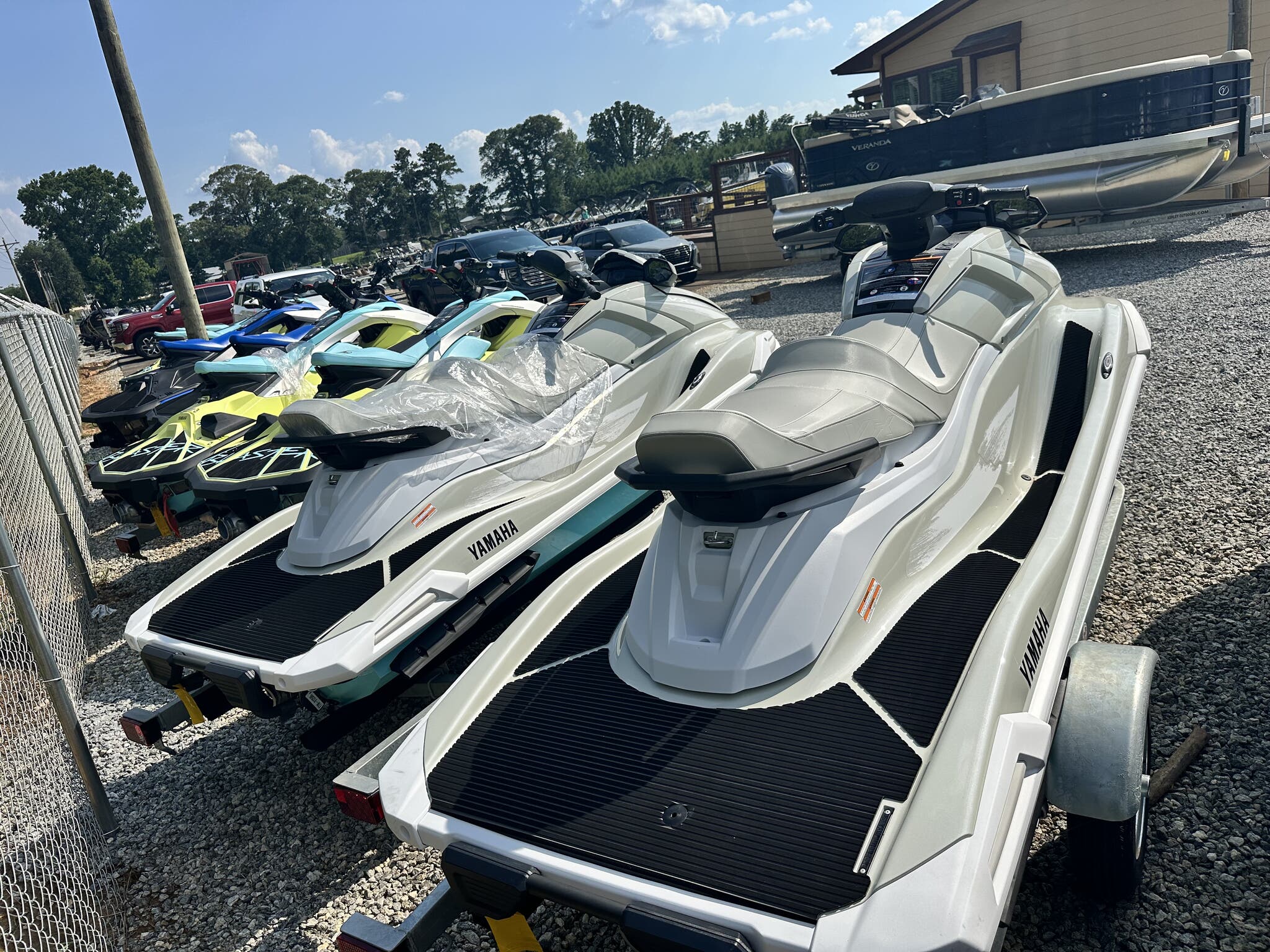 Email now about this PWC - 2025 Yamaha VX Cruiser VX1900C! Slide #3