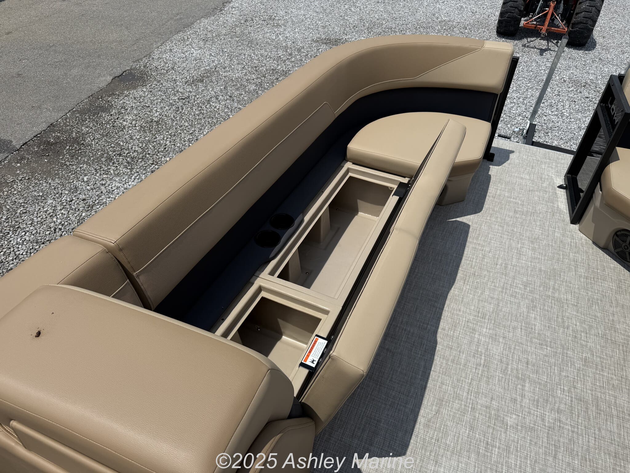 Email now about this Pontoon - 2025 Lowe SS230 ! Slide #3