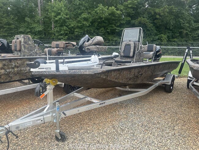 2026 Xpress Hyper-Lift Bay Series H20 BAY