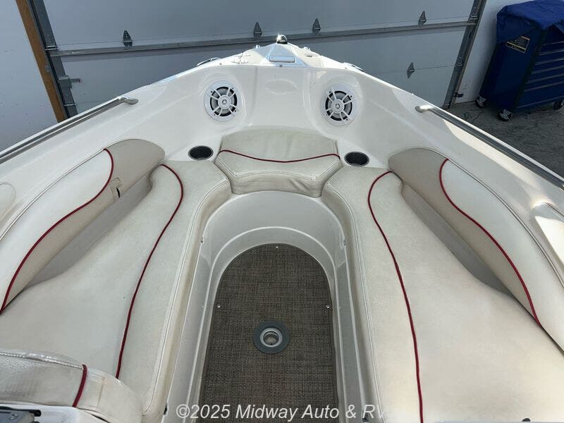Email now about this Other Power Boats - 2006 Rinker RINKER CAPTIVA 226 Boat! Slide #1