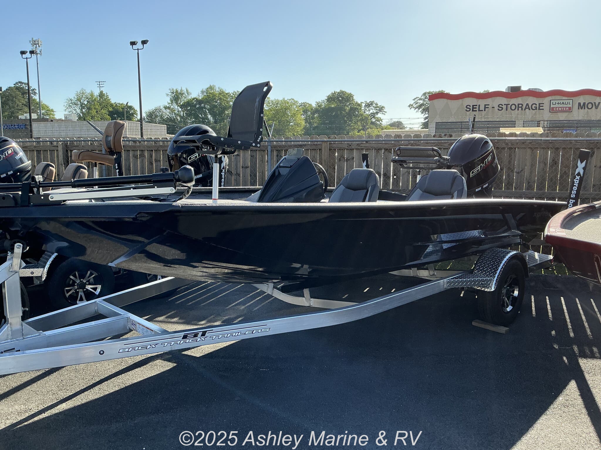 2025 Xpress Hyper-Lift Series H18 CRAPPIE MODEL