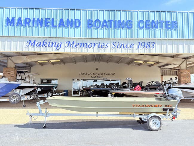 2025 Tracker Boats  Grizzly 15 Jon