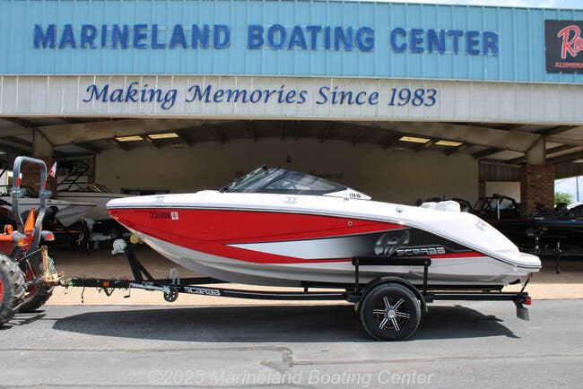 2016 Wellcraft Scarab 195