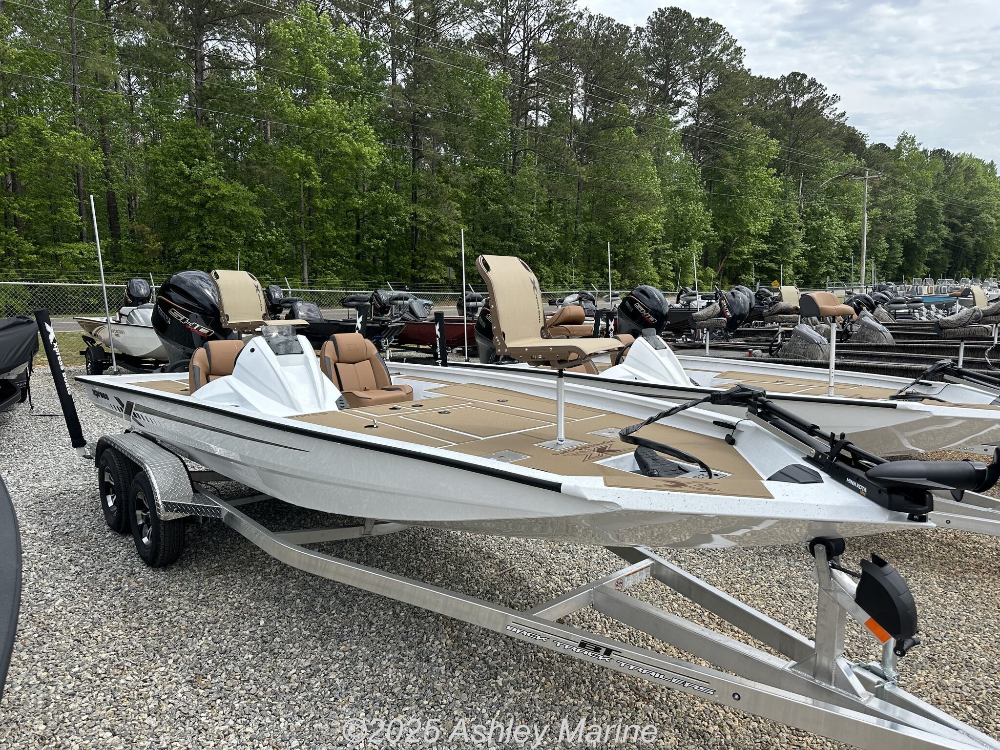 2025 Xpress Hyper-Lift Crappie Series H20 CRAPPIE