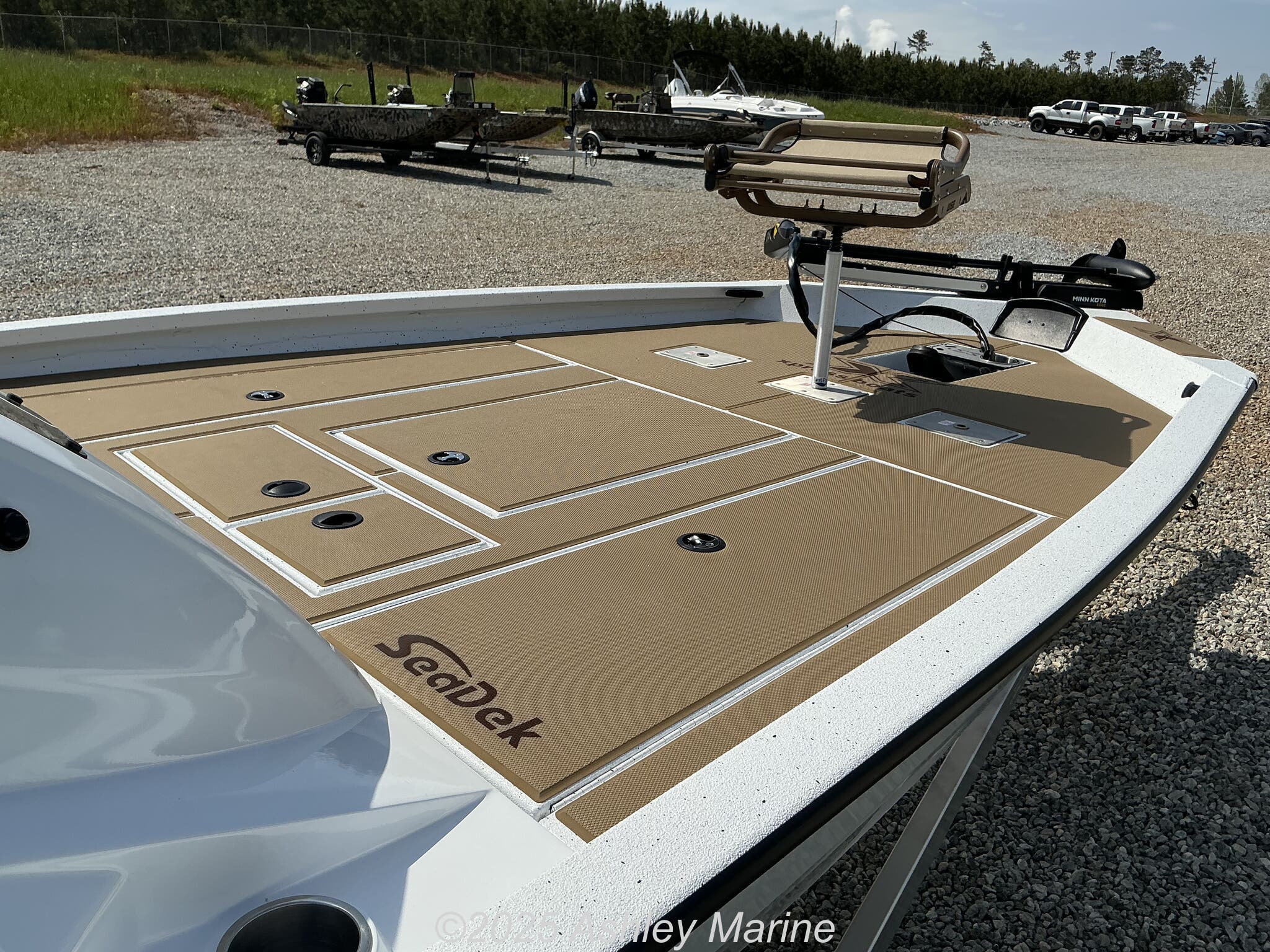 Email now about this Bass Boat - 2025 Xpress Hyper-Lift Crappie Series H20 CRAPPIE! Slide #4