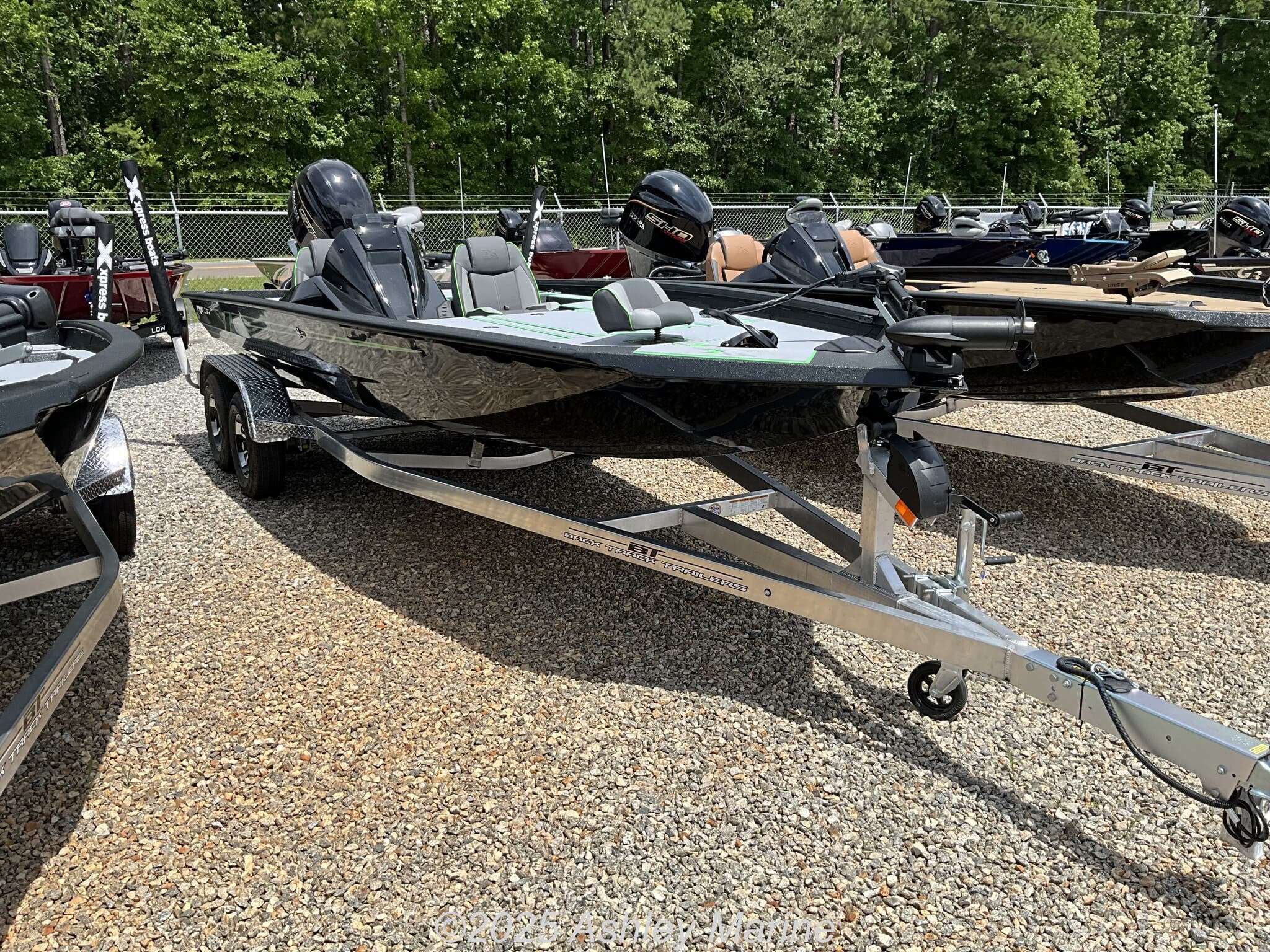 2026 Xpress Hyper-Lift Bass Series    H20