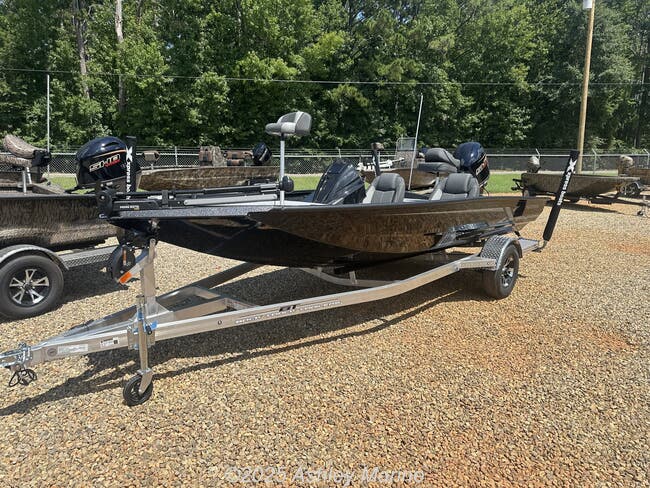 2025 Xpress Hyper-Lift Bass Series H18