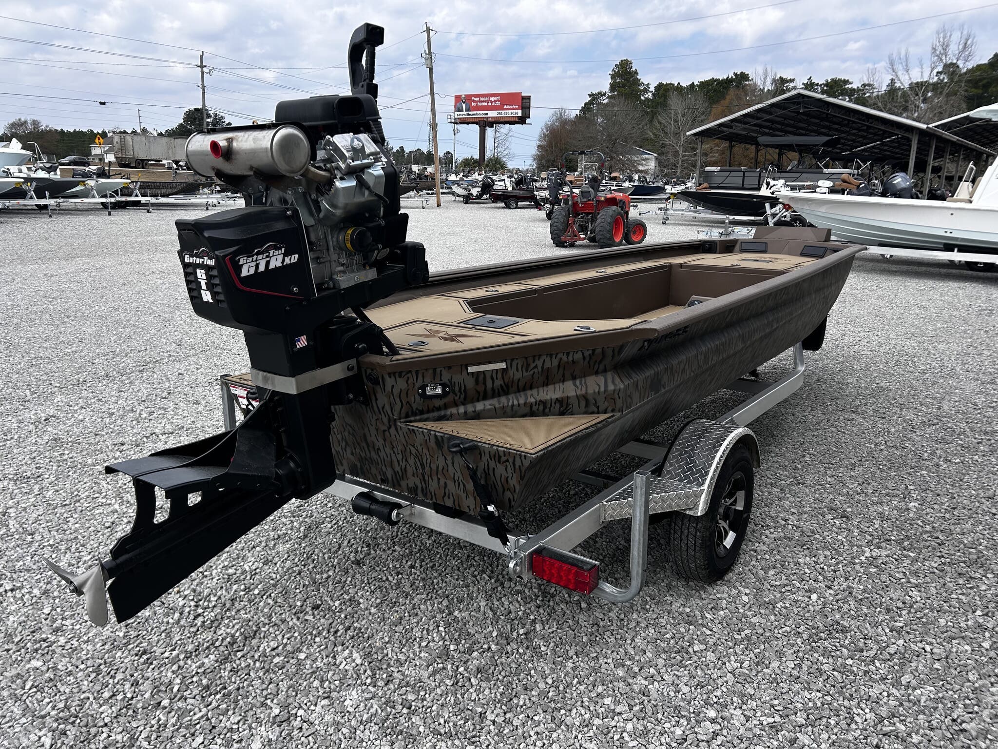 Duck Boat - 2026 Xpress Bayou Series 180 | Motor & Keel