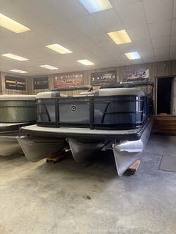 2025 Godfrey Sweetwater SFLC - New  for sale by Yough Lakeside Marine in Addison, Pennsylvania