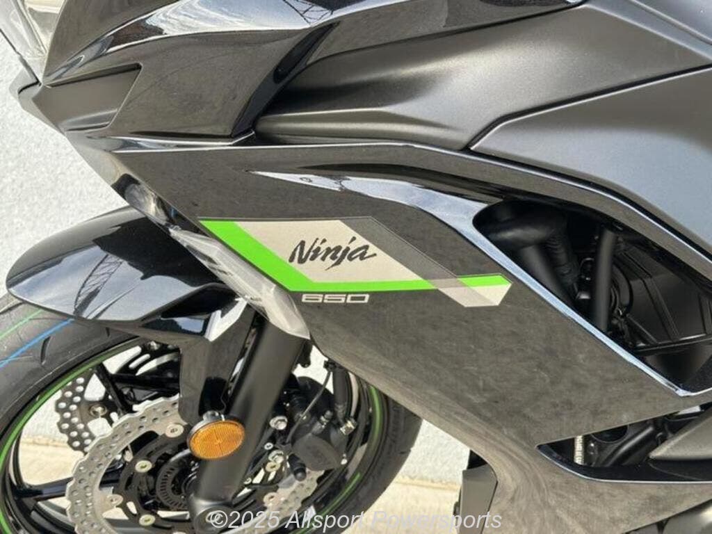 ユウ Sport Motorcycle For Sale - 2025 Kawasaki Ninja® 650 | Rev