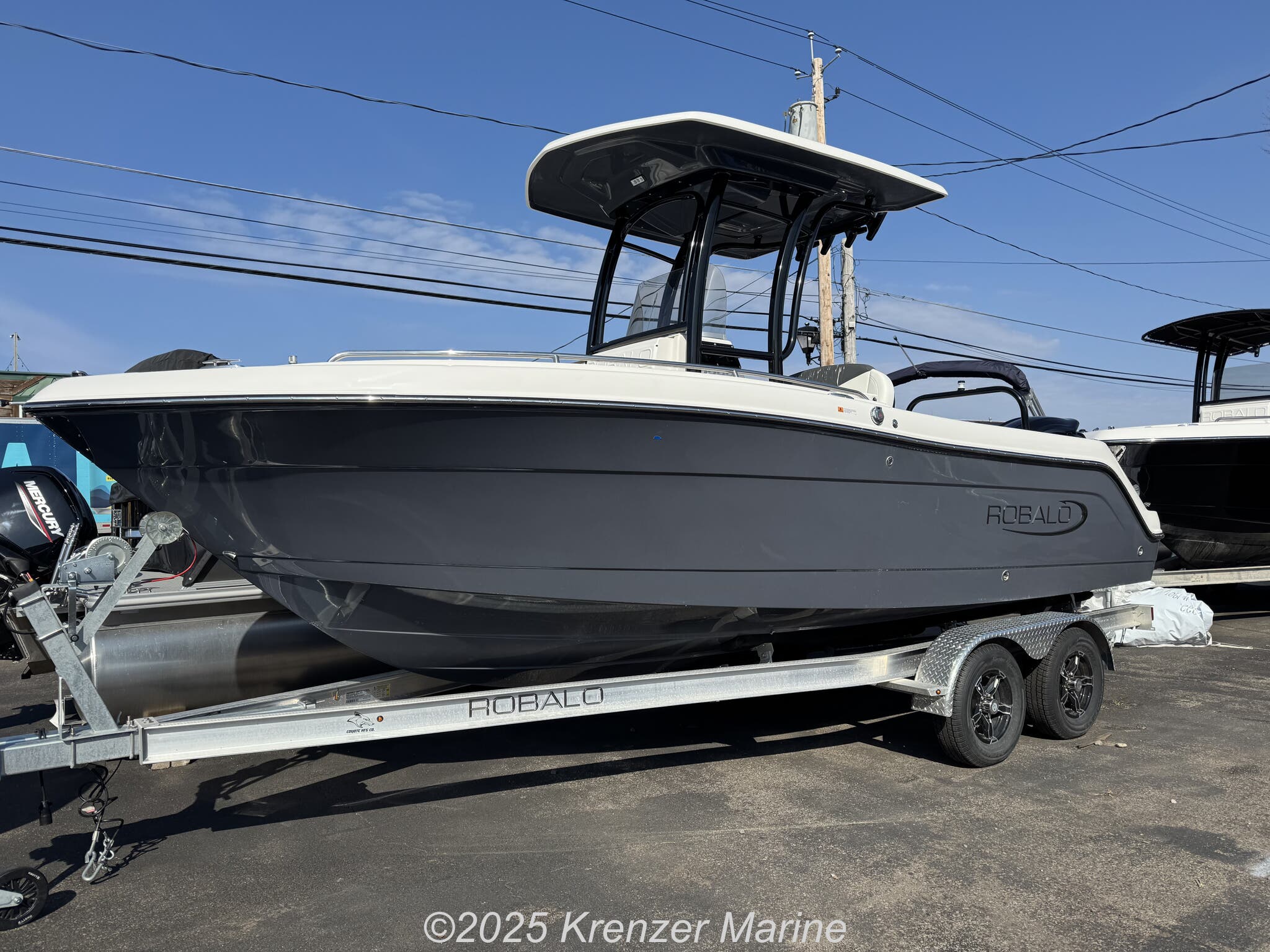 2025 Robalo Explorer R222EX