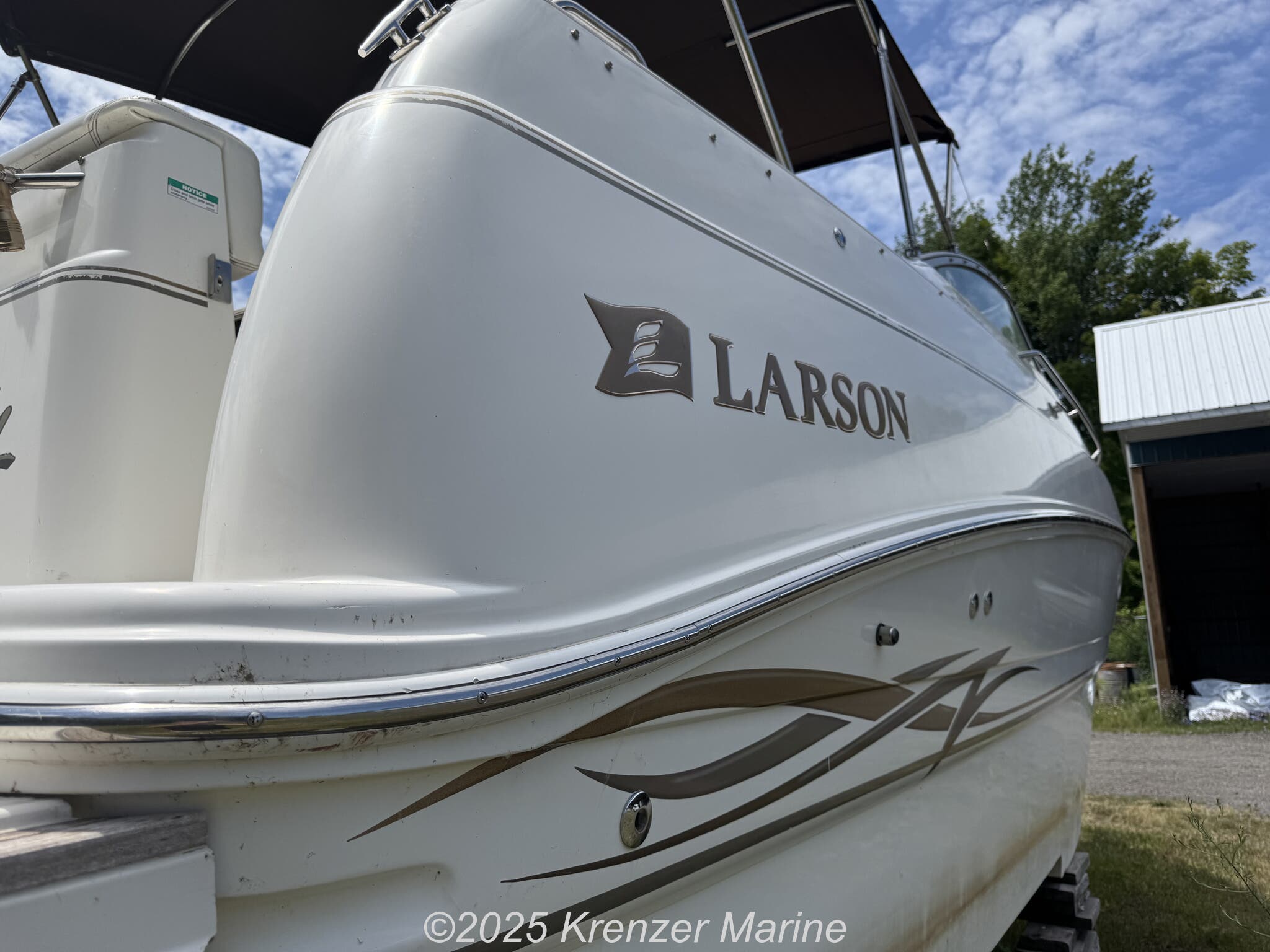 Email now about this Cruiser/Racer - 2000 Larson Cabrio ! Slide #3
