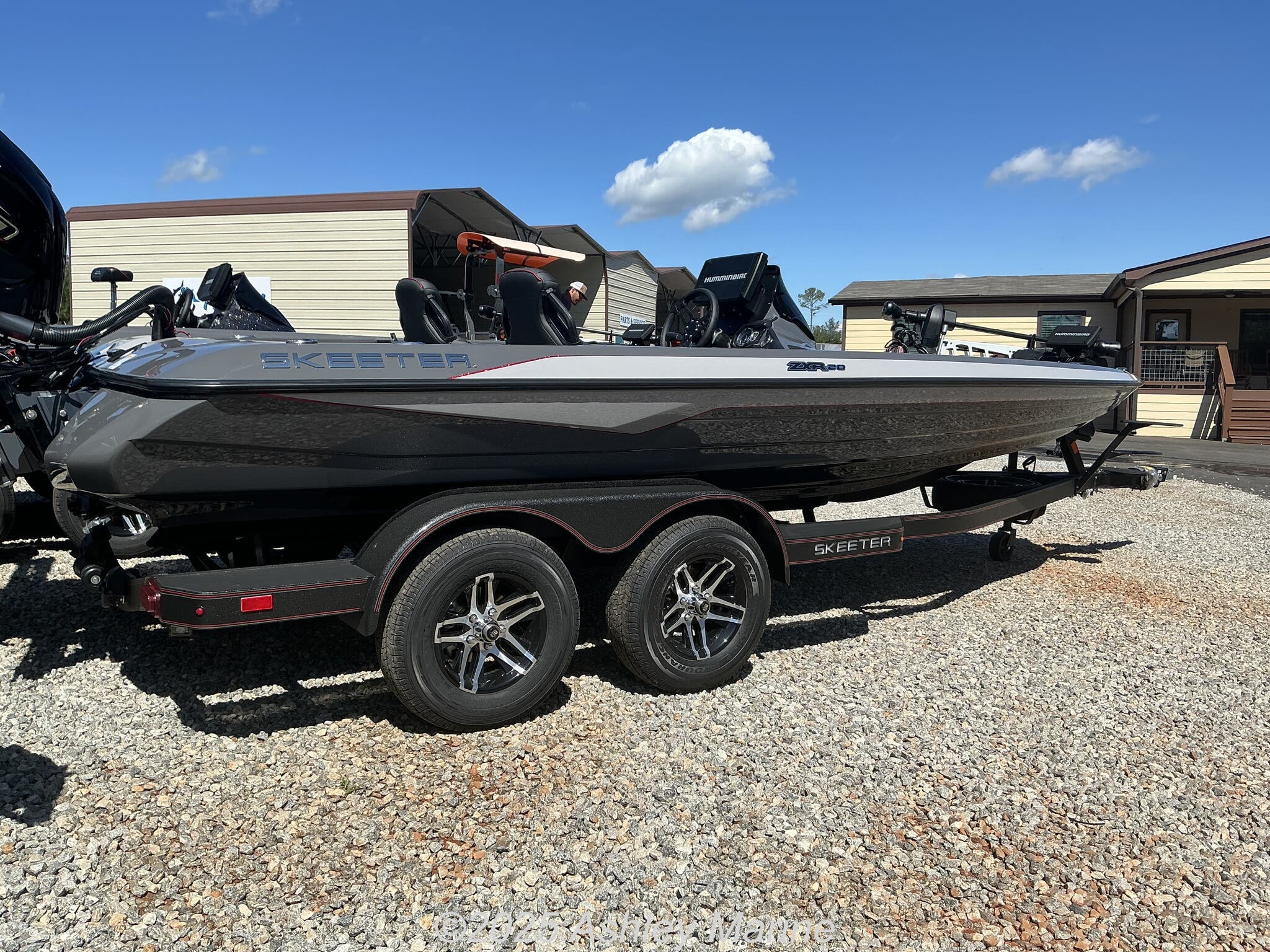 2025 Skeeter ZXR Series ZXR20 COLOR 1